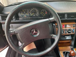 coche mercedes 300E W124 historico