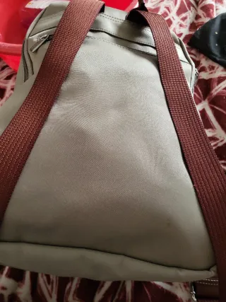 Mochila unisex en lona taupe y piel vaca