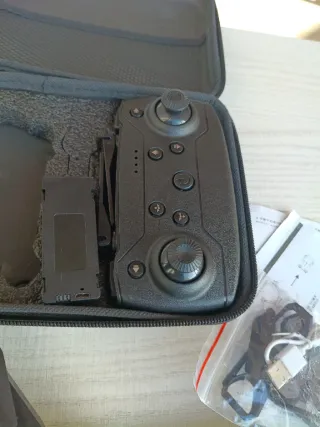 Drone Negro con Accesorios y Mando