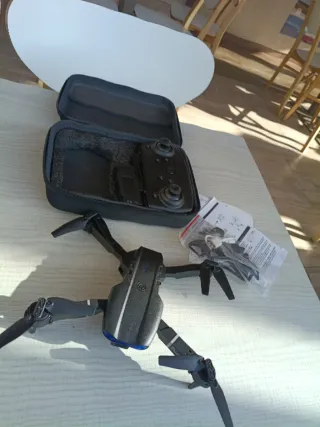 Drone Negro con Accesorios y Mando