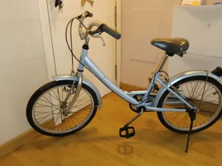 Bicicleta infantil celeste