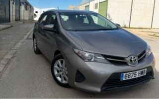 Toyota Auris 2014