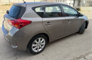 Toyota Auris 2014