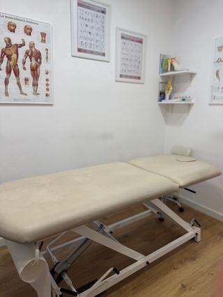 Camilla de Tratamiento. Fisioterapia. Masaje.