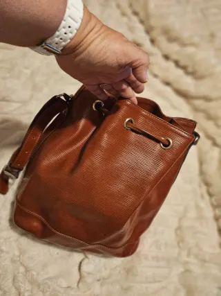 Bolso saco epi tipo Noe LV marrón