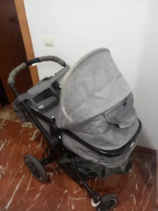 Carrito de paseo para bebé gris