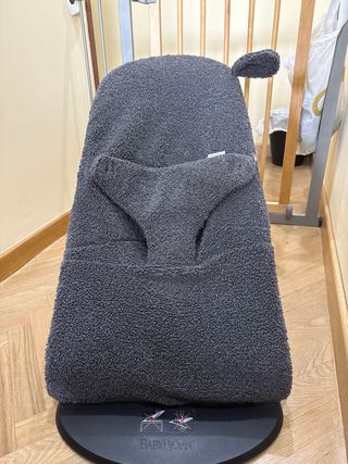Hamaca BabyBjörn con juguete y funda invierno