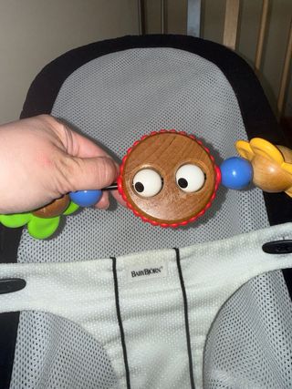 Hamaca BabyBjörn con juguete y funda invierno