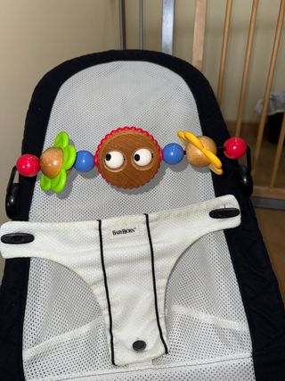 Hamaca BabyBjörn con juguete y funda invierno