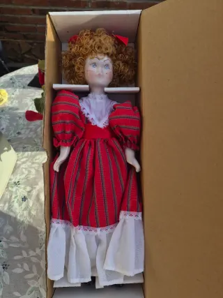 Muñeca de porcelana vintage
