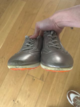 Zapatos de golf plateados