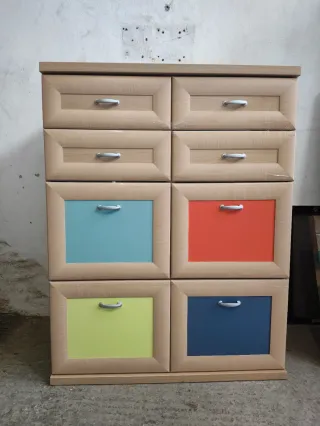Cómoda cajonera de 8 cajones en buen estado