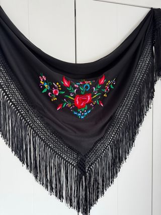 Mantoncillo Flamenca Niña Negro Bordado0,9por 0,4