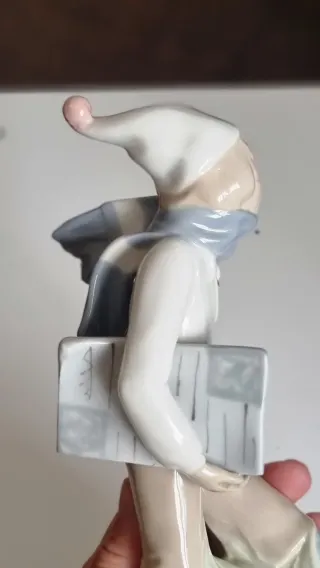 Figura Vintage Vendedor de Periódicos Porcelana