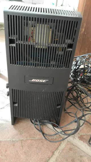 Subwoofer Bose Negro