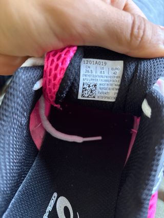 Asics Gel Kayano 14 rosas y plateadas