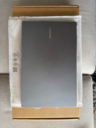 Samsung Galaxy Book4 NP750XGJ-KG2ES Grigio