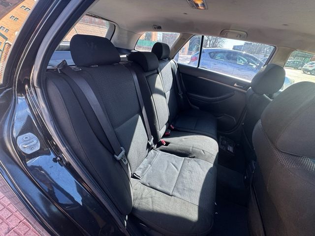 644114491 Toyota Avensis 2009