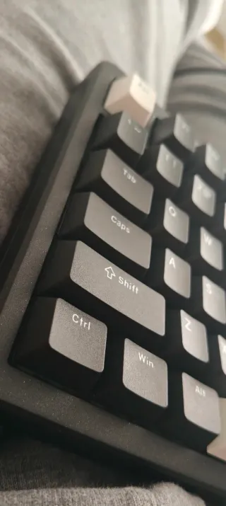 Teclado Mecánico Womier SK75 Negro/Blanco