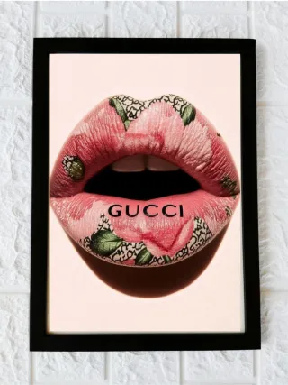 Cuadro ilustración de Gucci, marco negro de fotos