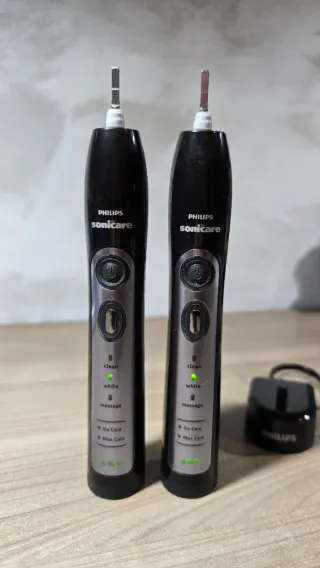 2 Cepillos Eléctricos Philips Sonicare HX6970