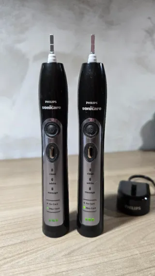 2 Cepillos Eléctricos Philips Sonicare HX6970