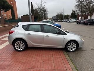 644114491 Opel Astra 2011 190.000KM