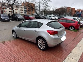 644114491 Opel Astra 2011 190.000KM