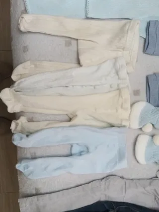 Ropa bebe, conjuntos, leotardos y pantalones.