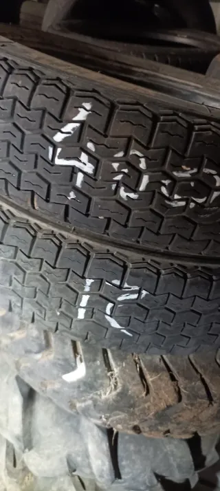 2 pneumatici 4.00 R 12 rinforzati deestone