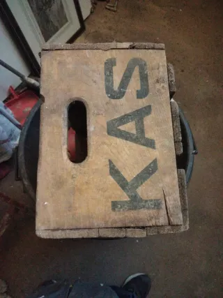 Caja de madera vintage KAS