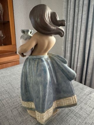 Figura Lladró Porcelana Niña con Jarra