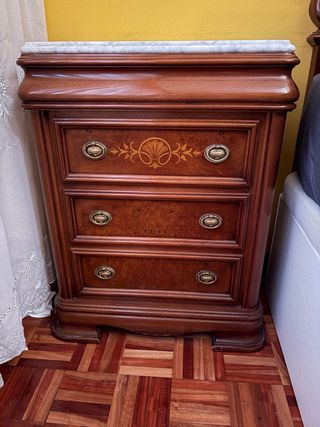 Mesitas de noche de madera y mármol