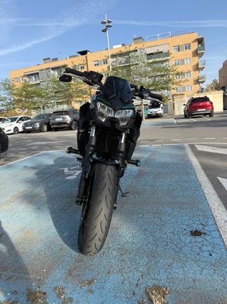 Kawasaki Z650 Naked Negra y Verde