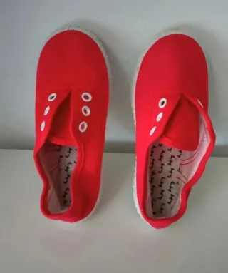 Zapatillas rojas sin cordones T27