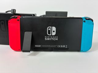 Nintendo Switch V2 + Dock + Cargador