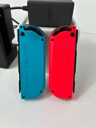 Nintendo Switch V2 + Dock + Cargador