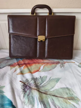 Cartera porta documentos marrón con combinación