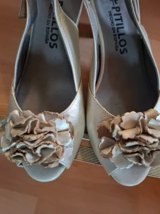 Zapatos Pitillos Dorados/Plateados Talla 38