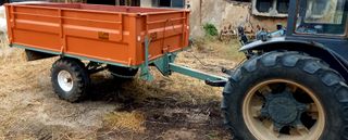 Remolque agrícola basculante