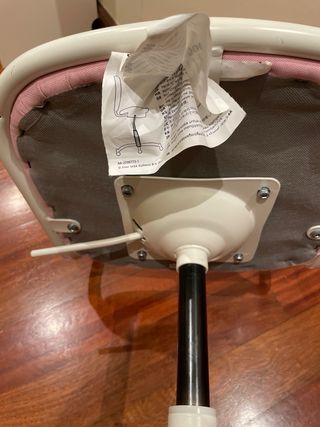 Silla escritorio pequeña rosa y blanca