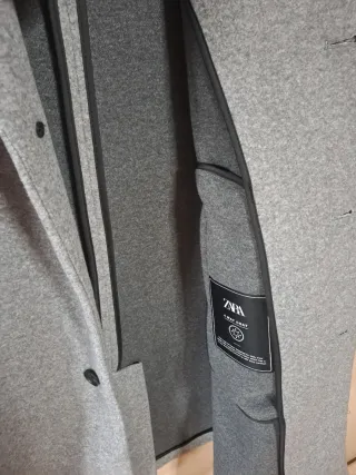 Abrigo Zara Hombre Gris