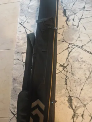 Funda Daiwa par cañas surfcasting