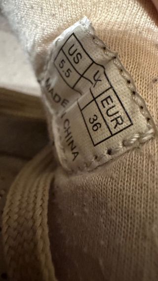 Zapatillas Lois Beige y Doradas