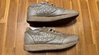 Zapatillas Lois Beige y Doradas