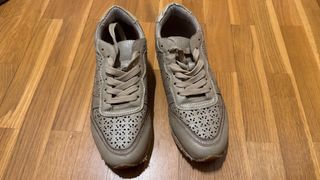 Zapatillas Lois Beige y Doradas