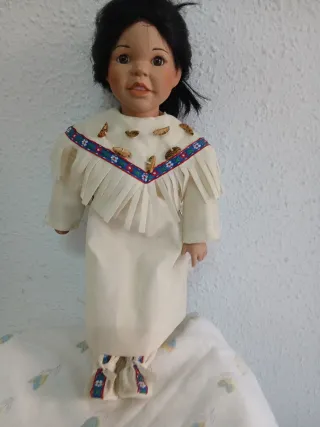 Muñeca porcelana nativa americana