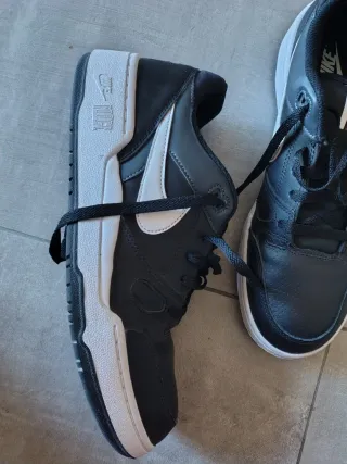 Scarpe Nike Force nere e bianche