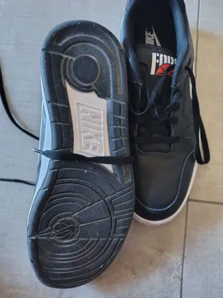 Scarpe Nike Force nere e bianche