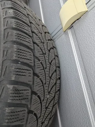 Llantas aluminio Toyota C-HR con neumáticos invier